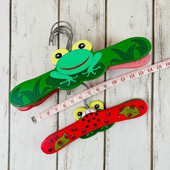 Kidorable Vintage Aminal Kids Wooden Hangers Bundle of 10 Frog Cat Ladybug - Picture 10 of 10